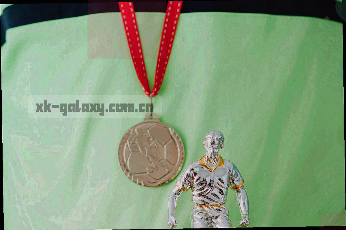 低对比的抽象数据网格与稀疏星点纹理，构成一块安静的面板背景